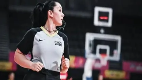 罗马尼亚总统约翰尼斯公布辞职意向