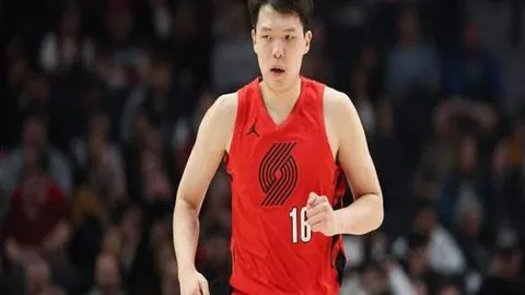 博格丹表现不佳：投篮命中率低，三分球全失，得分板助仅三，抢断封盖各一